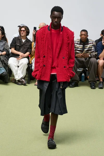 Look 25
